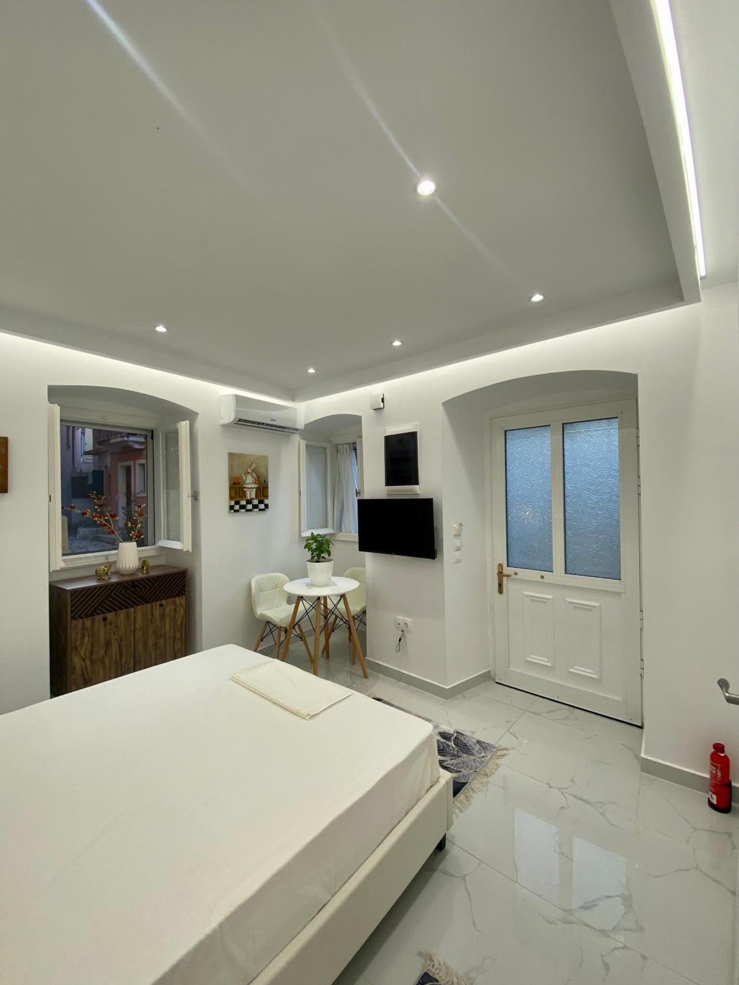 Corfu Port Art Studios Luaran gambar