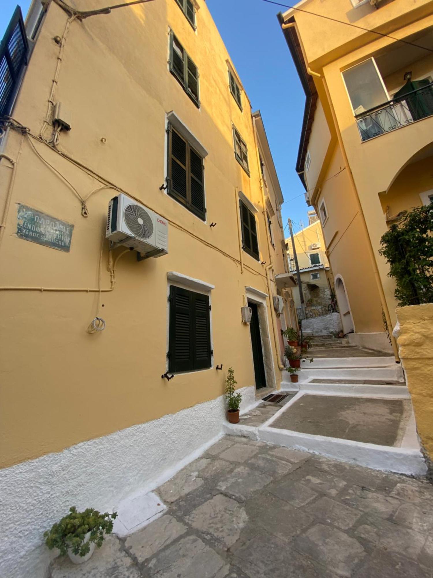Corfu Port Art Studios Luaran gambar