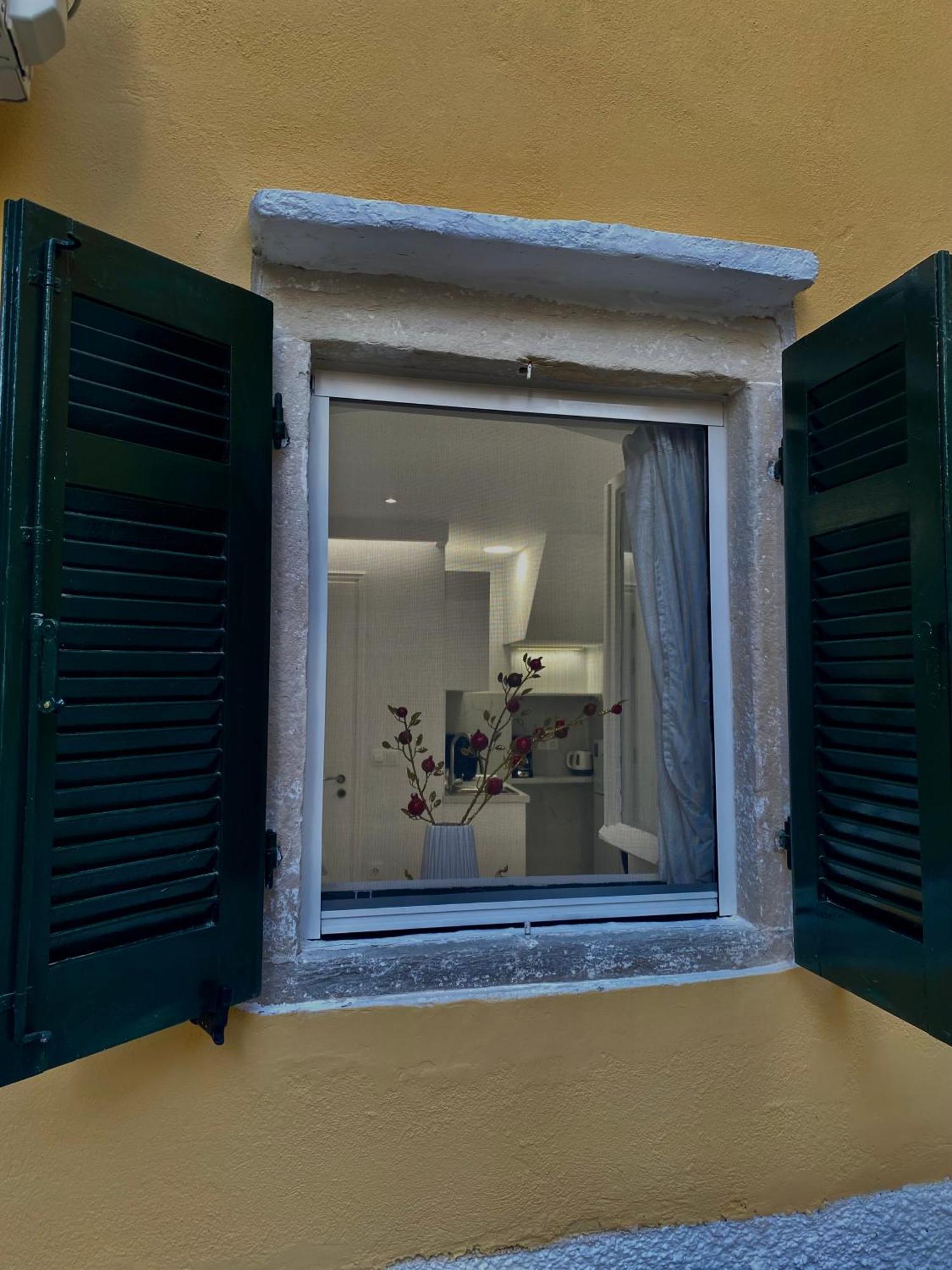 Corfu Port Art Studios Luaran gambar