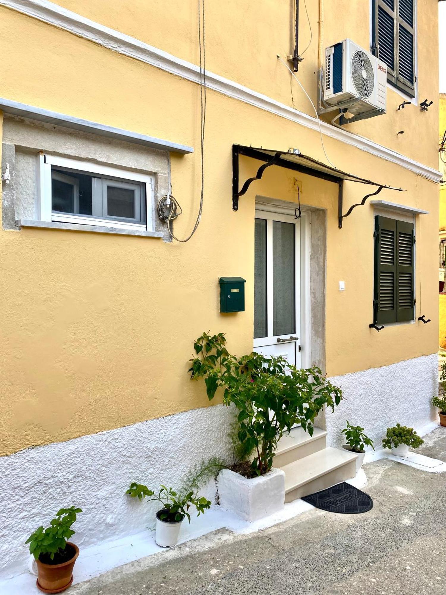 Corfu Port Art Studios Luaran gambar